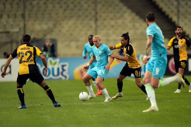 隨即通過一 隨即通過一